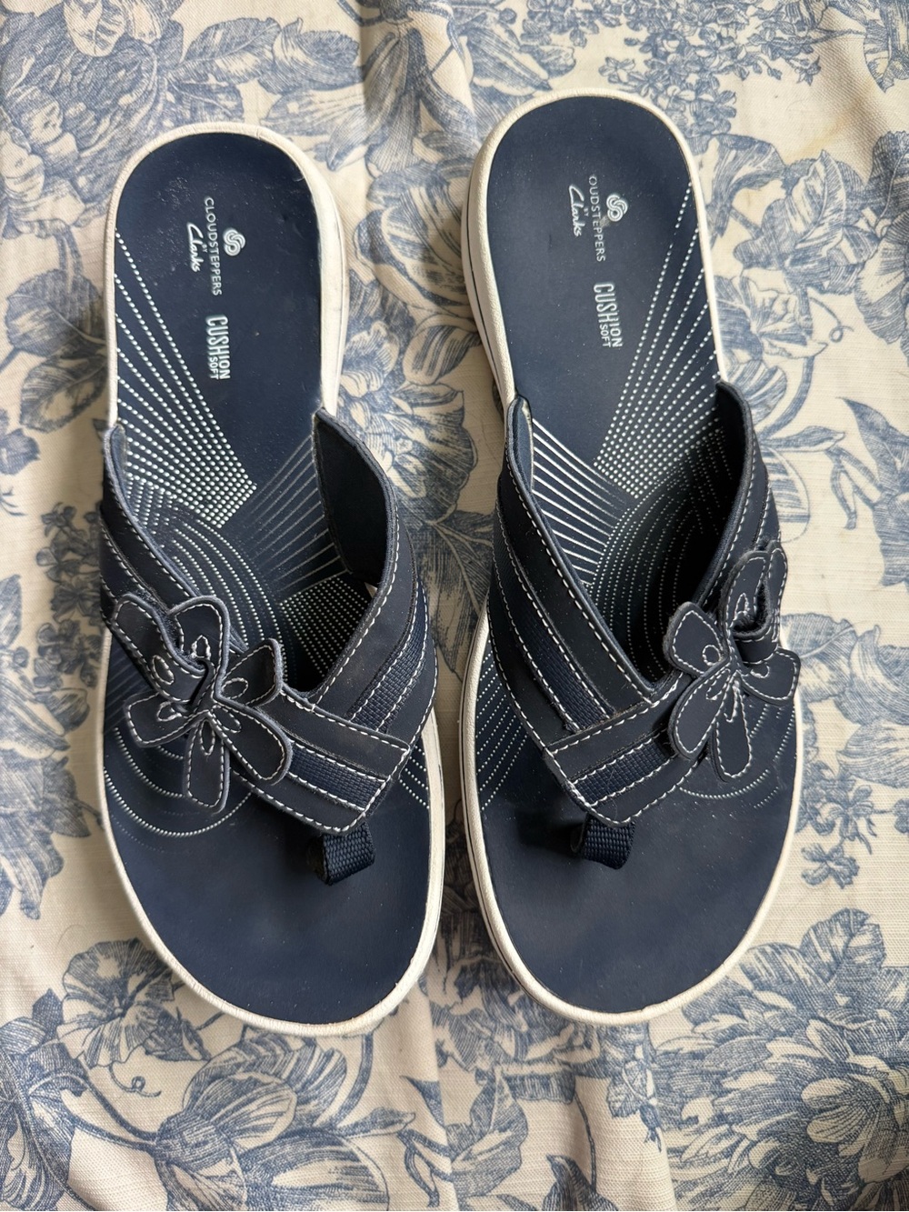 Clarks Navy Floral Strap Cushioned Toe-Post Sandals